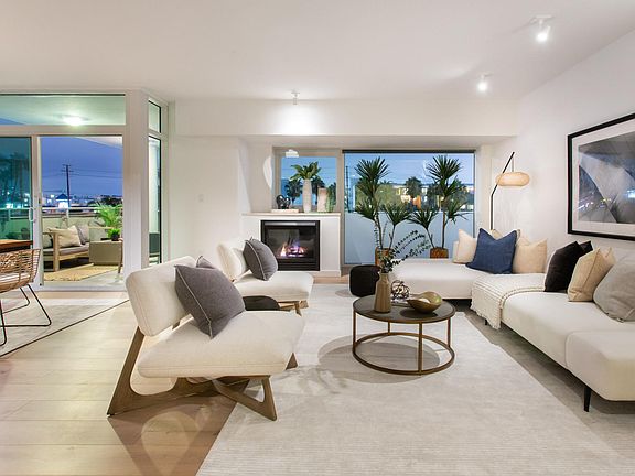 3rd image of 13600 Marina Pointe Dr Unit 303