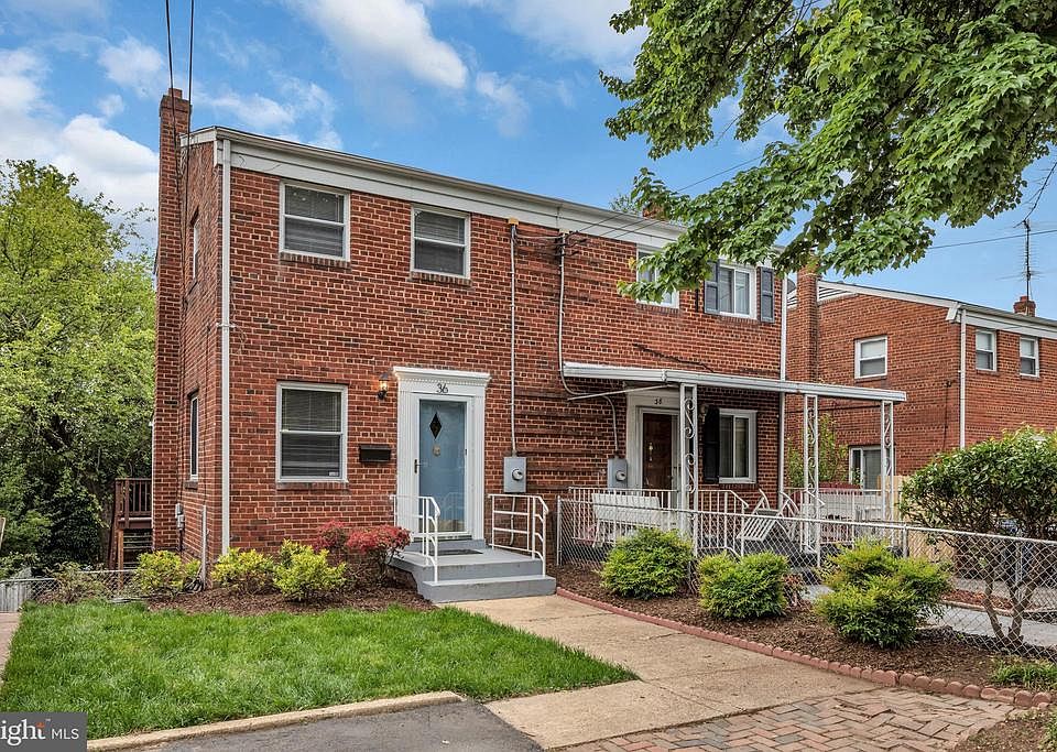 Cozy brick front end unit duplex