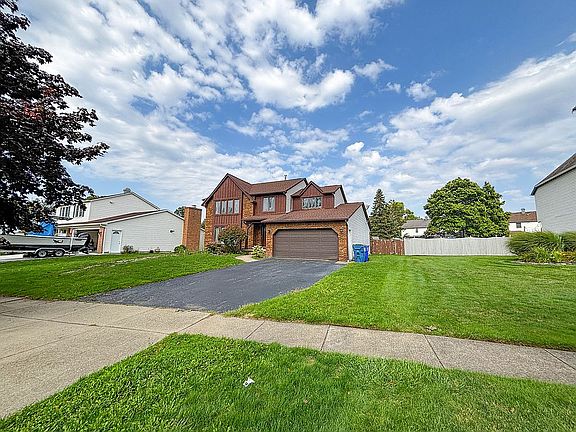 2nd image of 3545 Heatherwood Dr