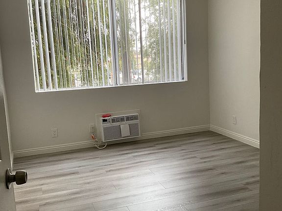 5th image of 8001 Reseda Blvd #212