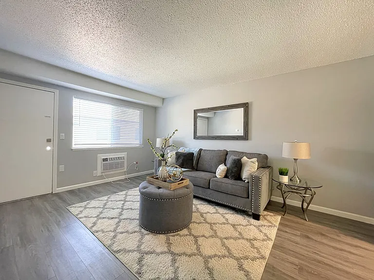 515 Camanche Lane - Summer Gardens Apartments — Photo 13