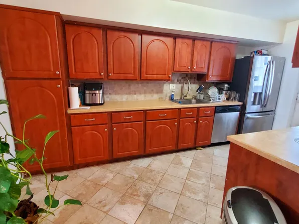 88 E Valley Stream Blvd, Valley Stream, NY 11580