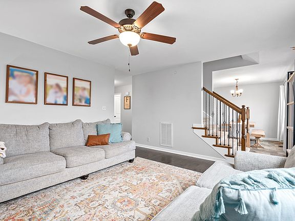 3rd image of 691 Crestone Ct