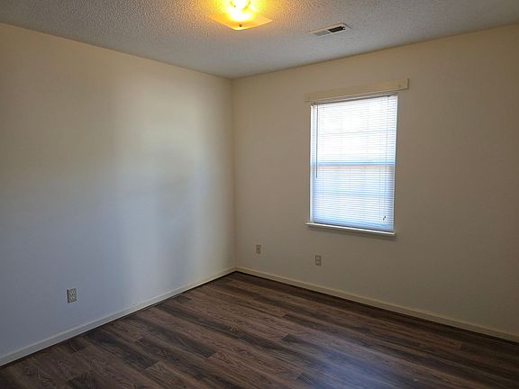 4th image of 101 Foxberry Ct #110