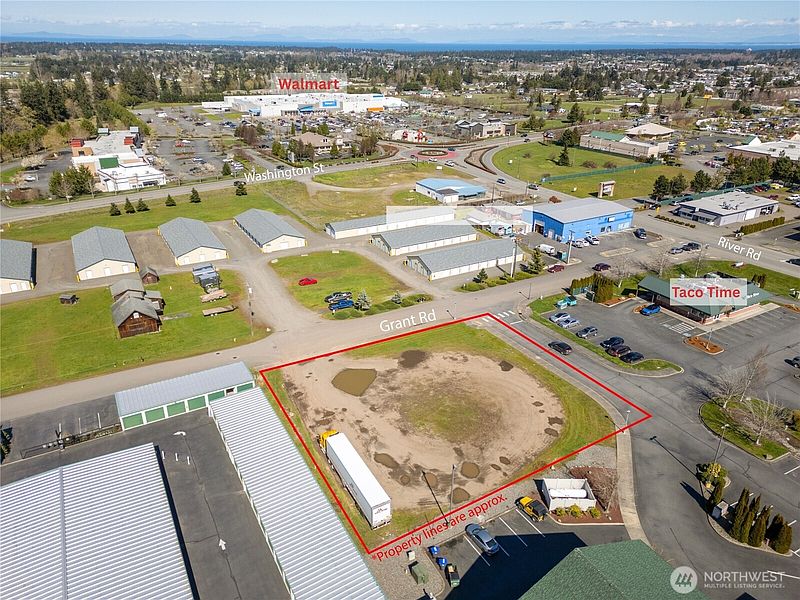 4th image of 999 Grant Road