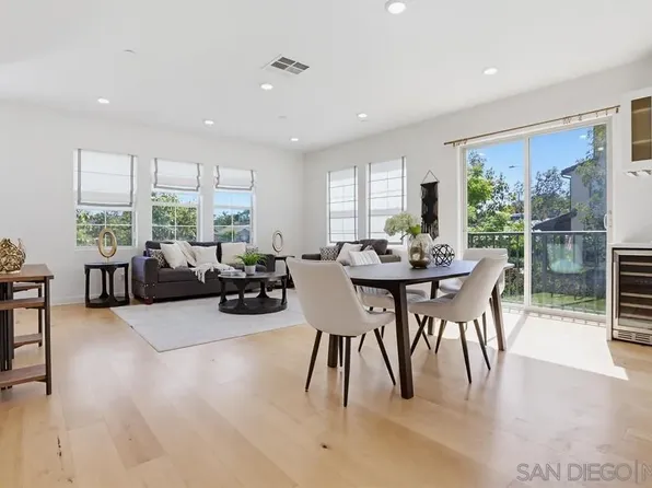 4373 Pacifica Way Unit 6, Oceanside, CA 92056