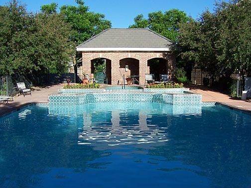 Pool/Clubhouse/Workout Facilities