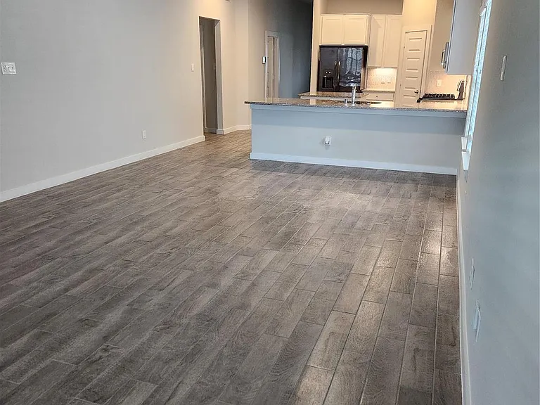 4326 Wyanngate Dr — Photo 2