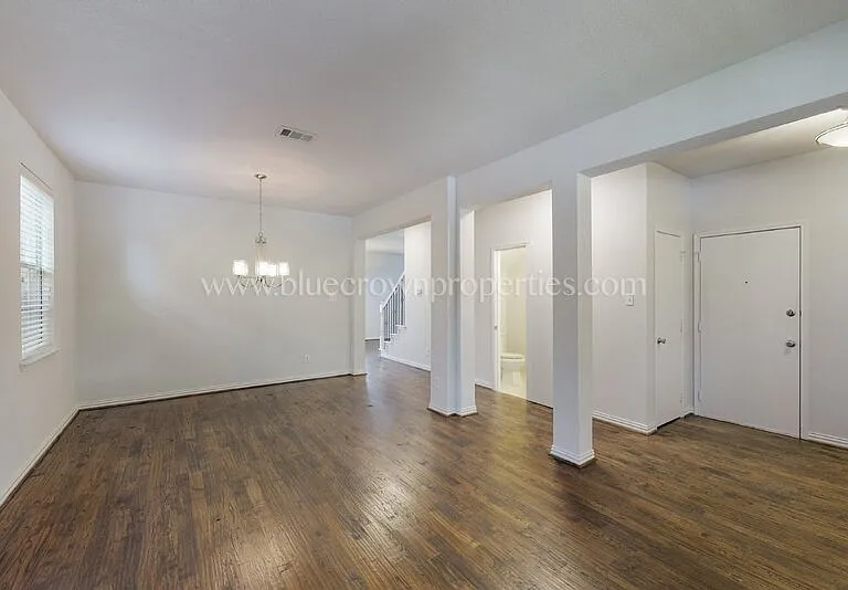 3208 Grant St — Photo 9