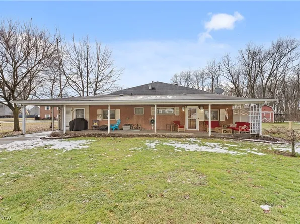 114 4th St, Louisville, OH 44641