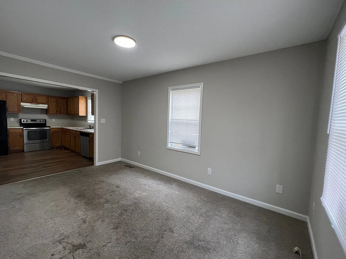 710 Dixie St — Photo 3