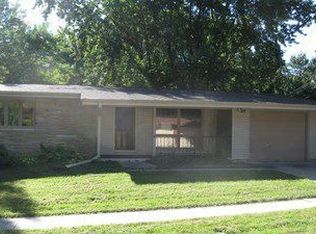 9655 Maple Dr, Omaha, NE 68134