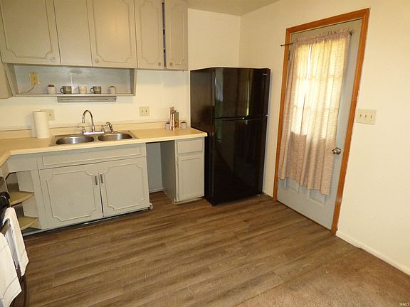 2nd image of 14 Kennedy Ln