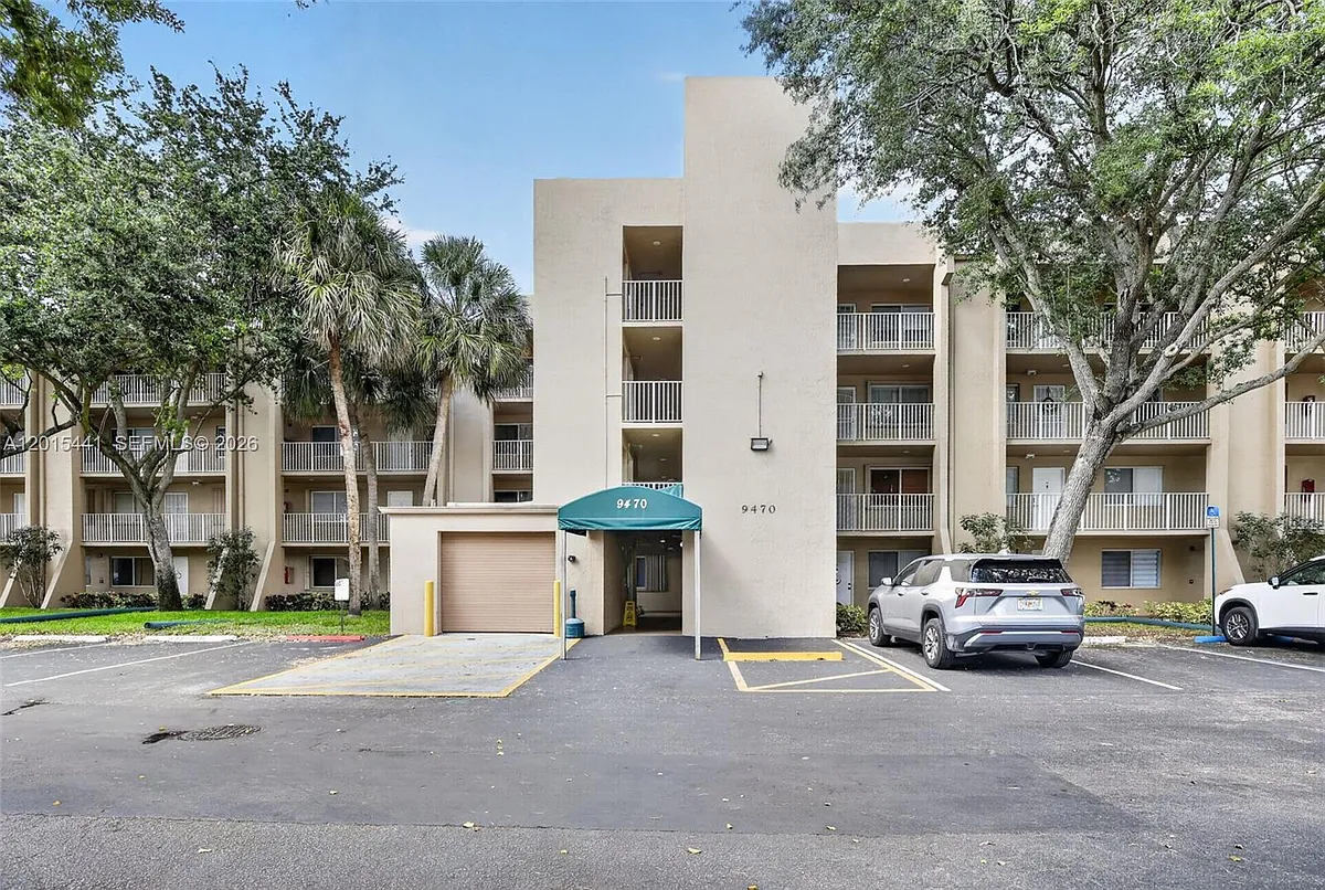 Building Photo - 9470 Tangerine Pl #105