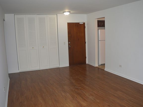 4th image of 2403 E Brandenberry Ct APT 2D