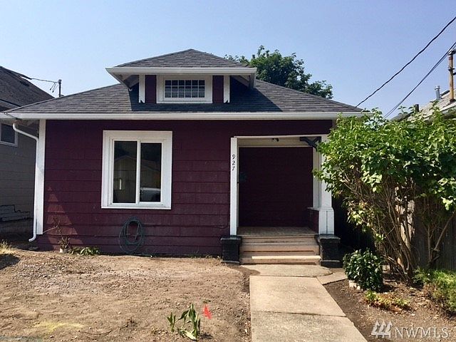 1st image of 927 Pleasant Ave