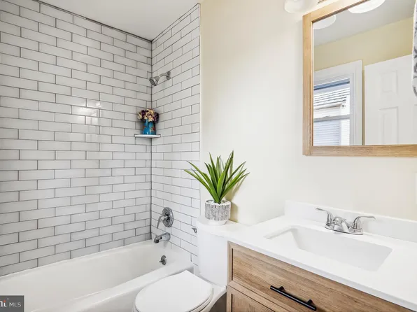 5813 Dade St, Capitol Heights, MD 20743