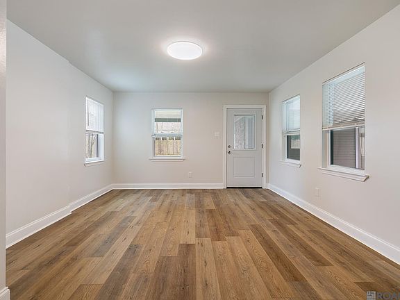 3rd image of 30927 Meadow Wood Blvd