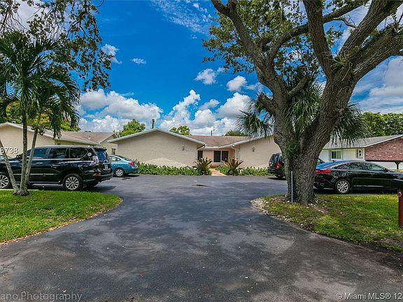 2nd image of 4471 SW 54th Ct