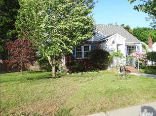 1 Libby Ave, Hicksville, NY 11801