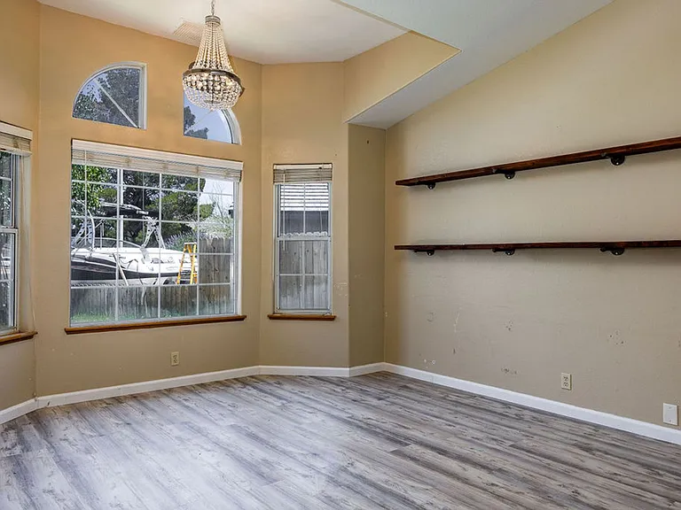 1221 Alysa Ct — Photo 14