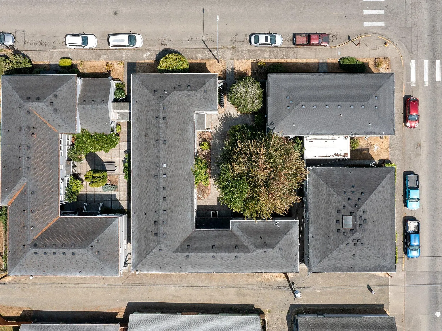 Lawton Apartments — Photo 3