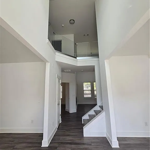 1404 Slate Bend Dr — Photo 3