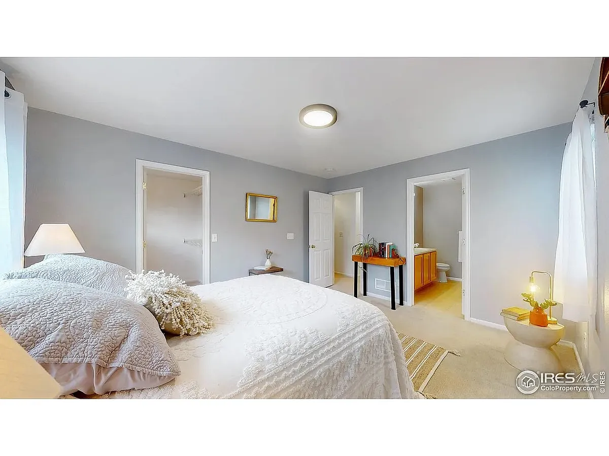 Building Photo - 6702 Desert Willow Way #4