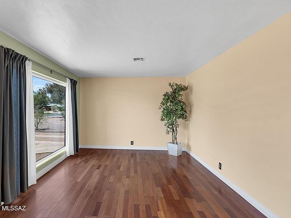 5th image of 2901 E Sylvia St
