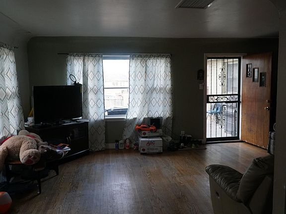 3rd image of 245 S Canosa Ct