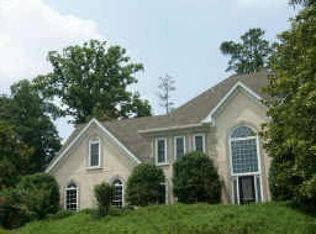 310 Arroyo Dr, Roswell, GA 30075
