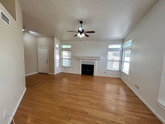 3rd image of 1233 N Pebble Beach Dr