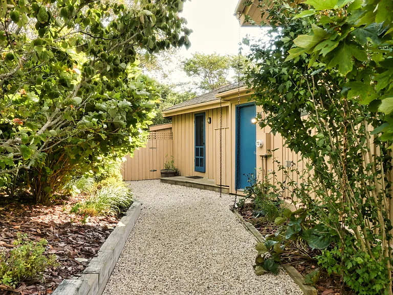 16 Bryan Rd — Photo 36