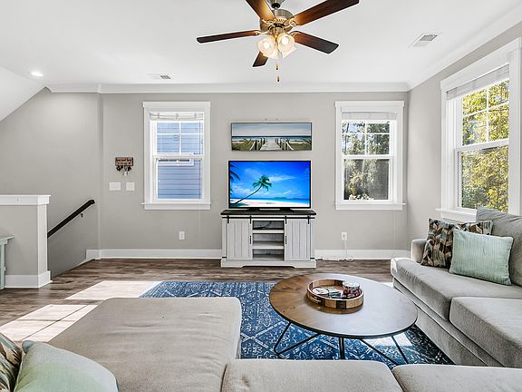 3rd image of 5121 Hyde Park Village Ln