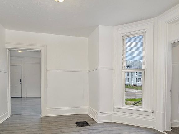 5th image of 500 W Wyoming Ave #1