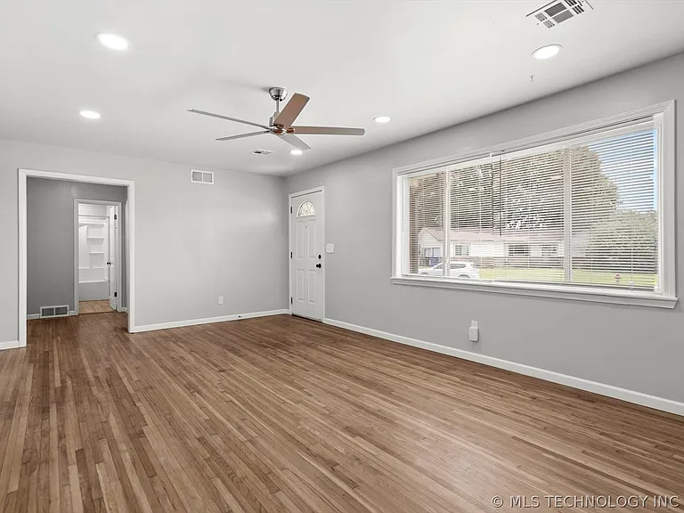 524 W Toledo St — Photo 7