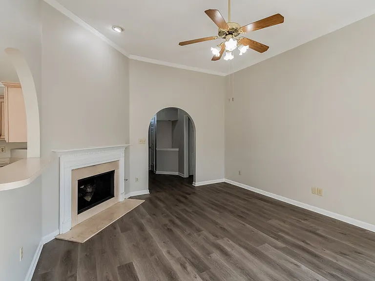 406 N Ericson Rd — Photo 5