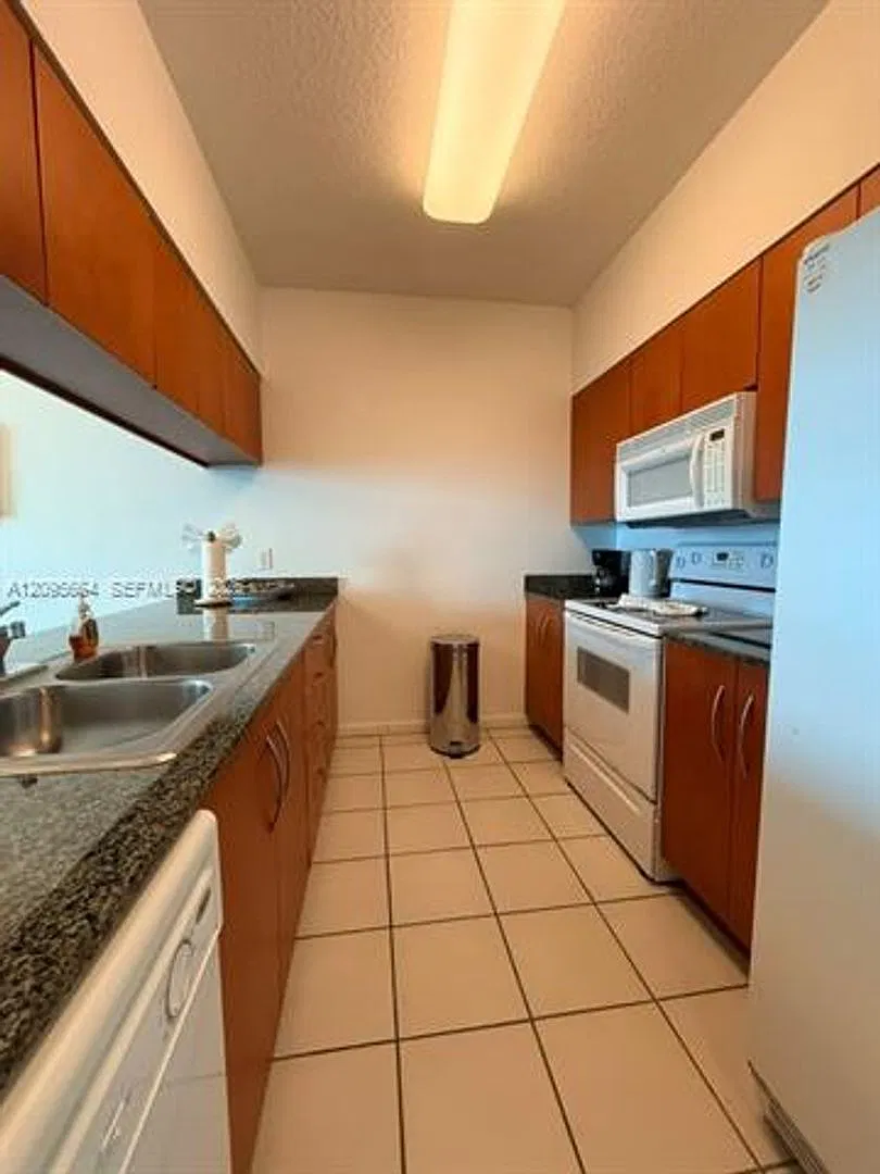 1200 Brickell Bay Dr cu-4220, Miami, FL 33131 — Photo 1