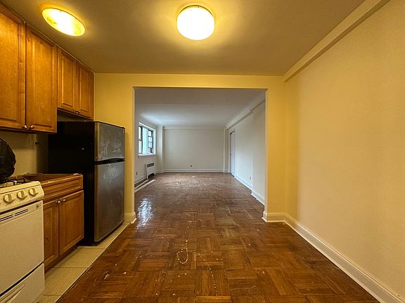 3rd image of 164-20 Highland Ave #6G