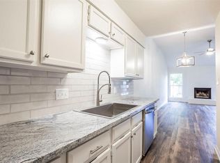 8715 Pineridge Dr #B, Austin, TX 78729