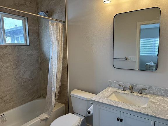 5th image of 2956 Driftwood Dr #2