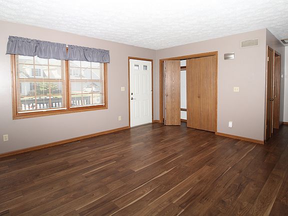 4th image of 2845 W 63rd St