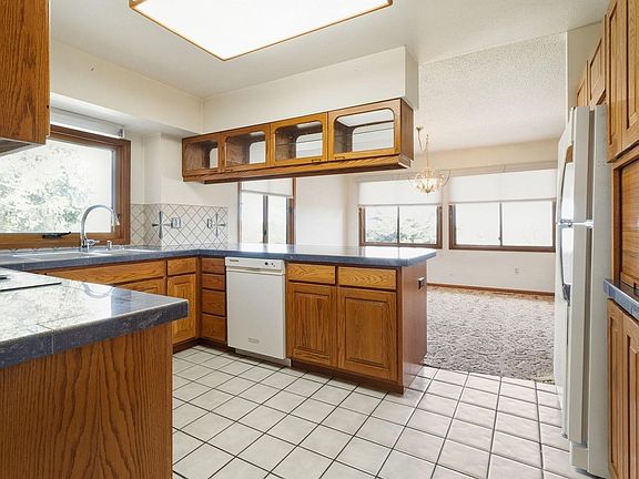 5th image of 1909 Morning Dr