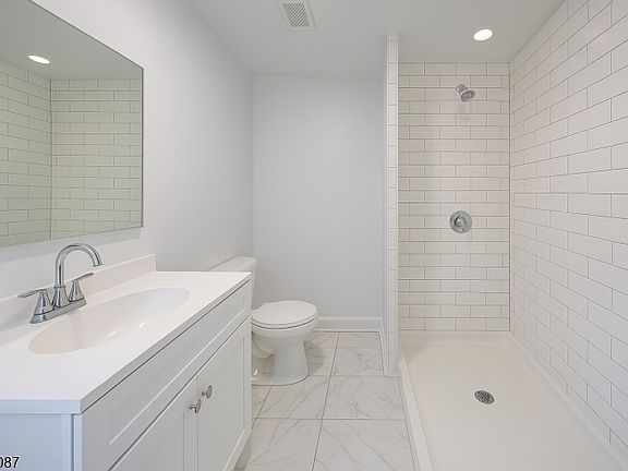 3rd image of 506 21St St