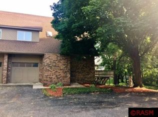 1609 Pleasant View Dr, North Mankato, MN 56003