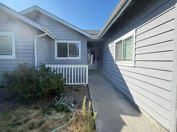 3rd image of 1006 Frontier Ct