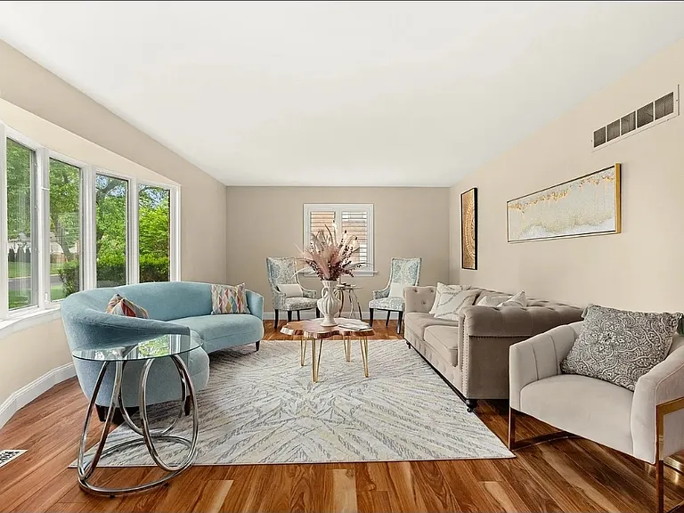 210 E Morningside Dr — Photo 7