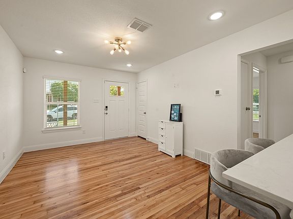 5th image of 4096 Merida Ave