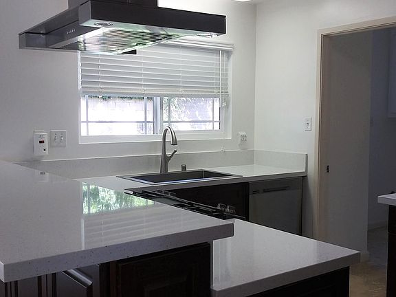 5th image of 1859 Sunridge Dr