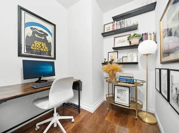 3 Hanover Square image 7 of 8